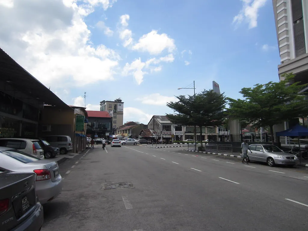 R Studios Hotel location